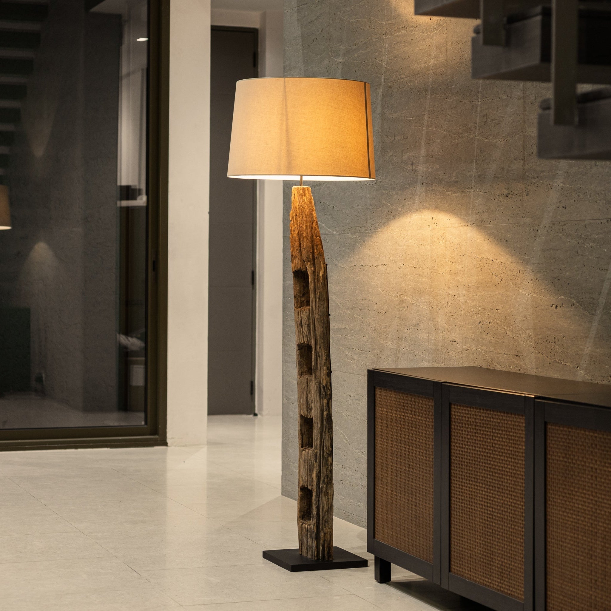 Kavara Floor Lamp