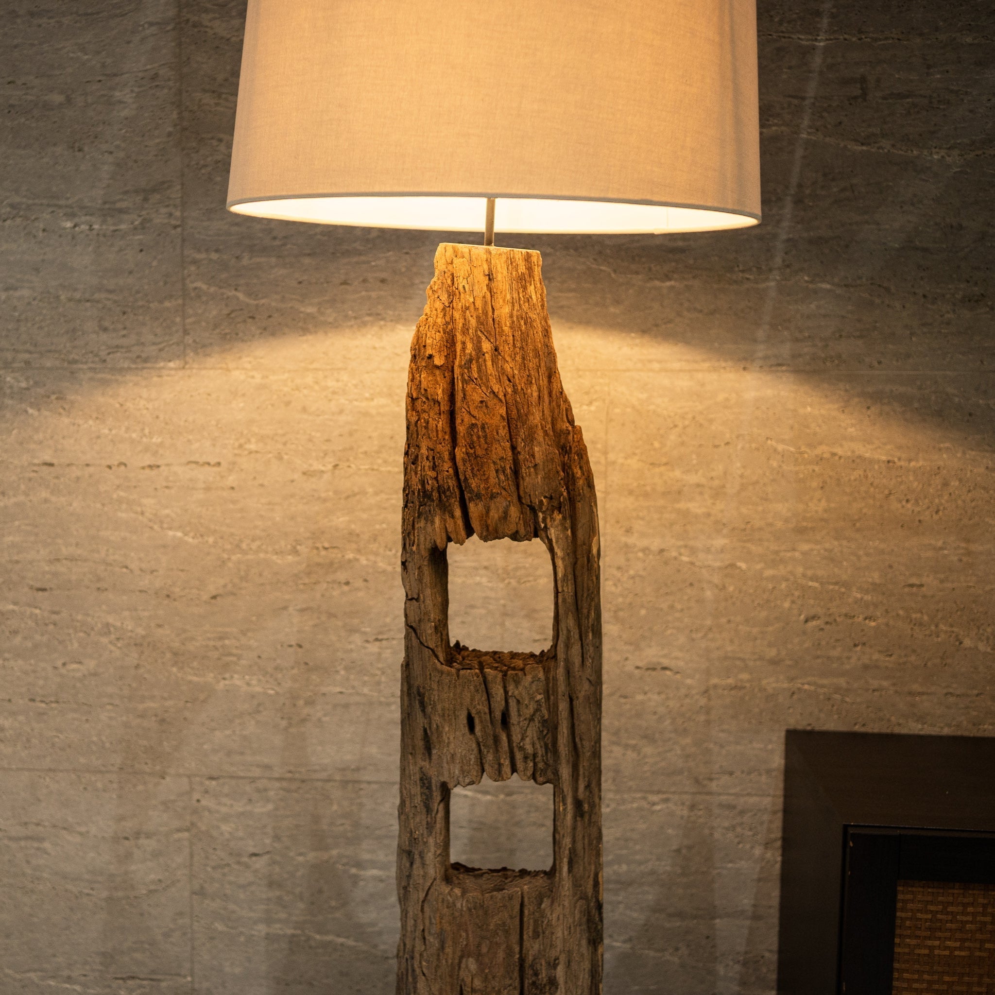 Kavara Floor Lamp