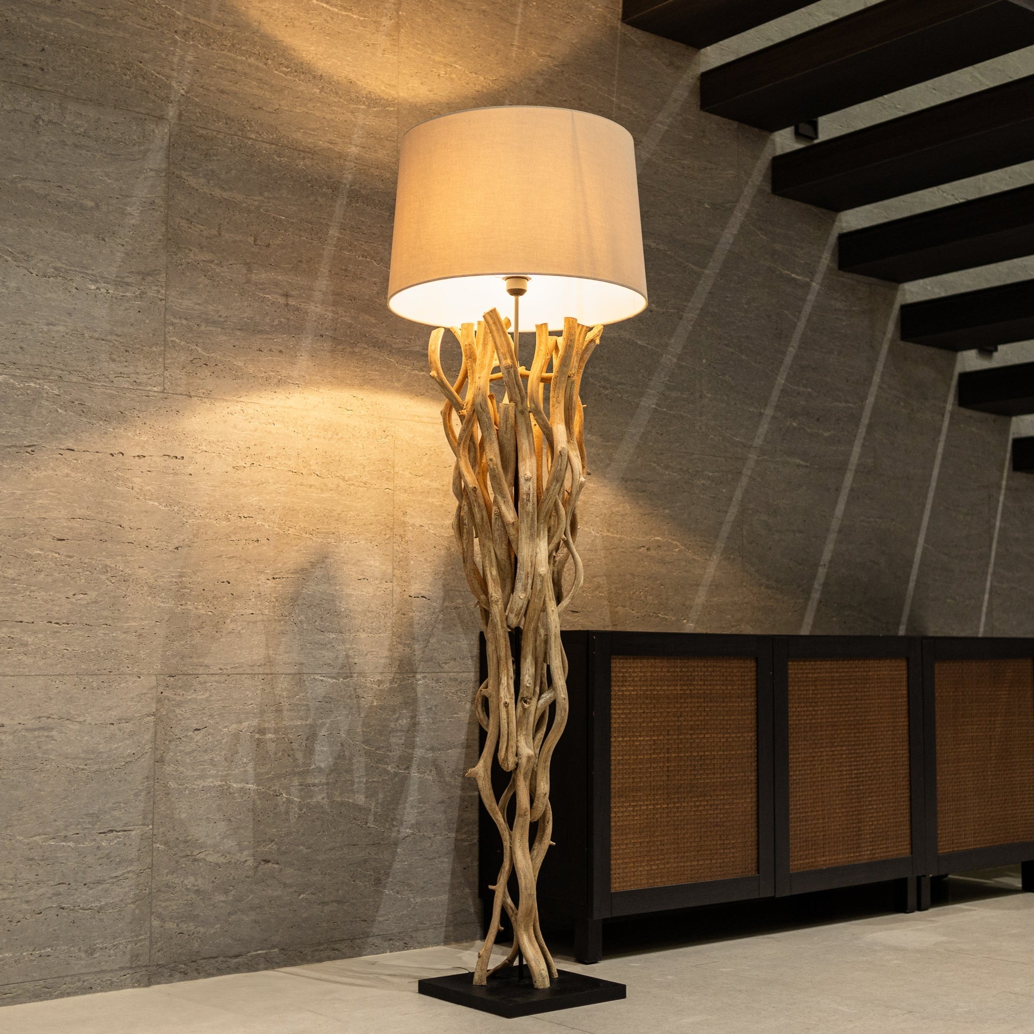 Selva Floor Lamp