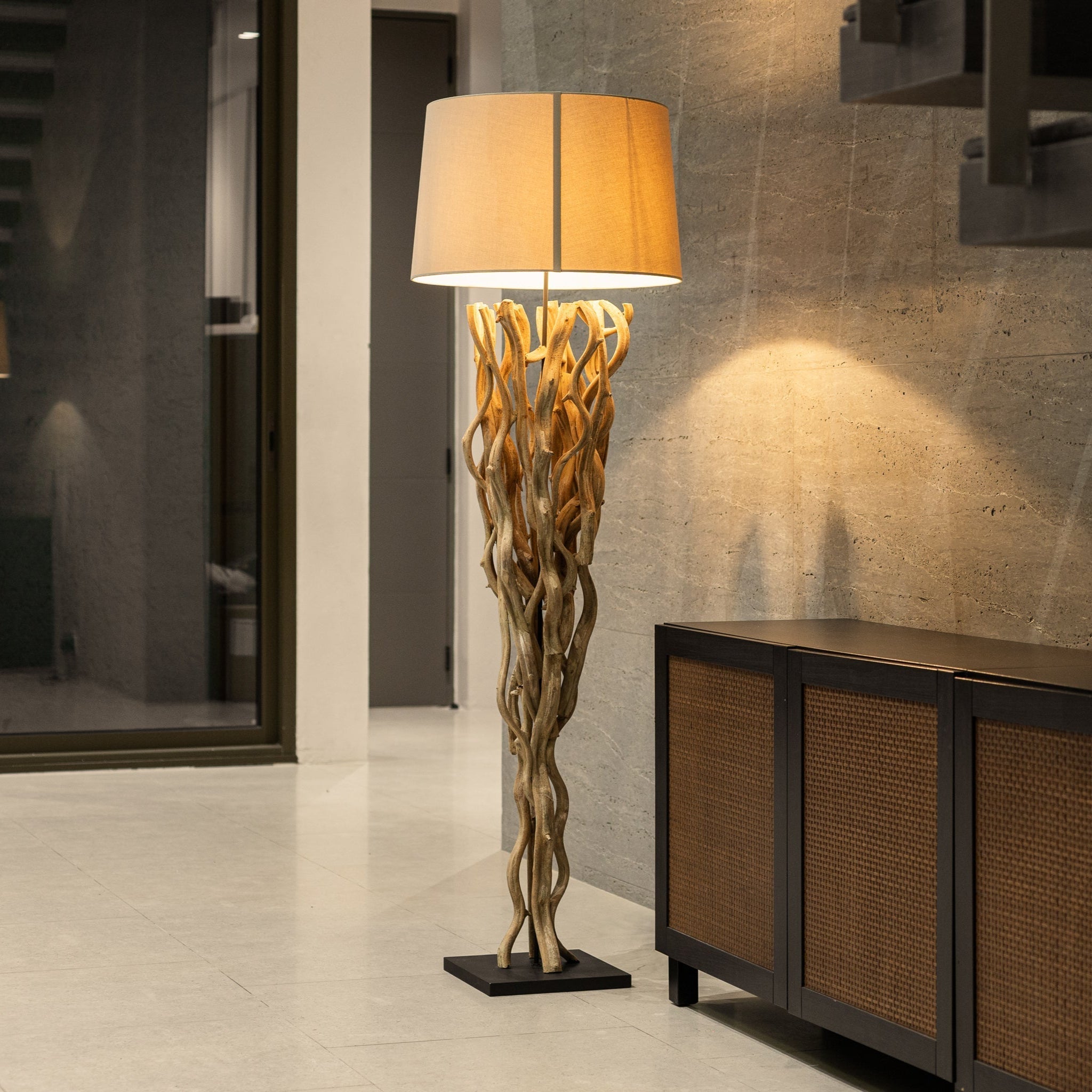 Selva Floor Lamp